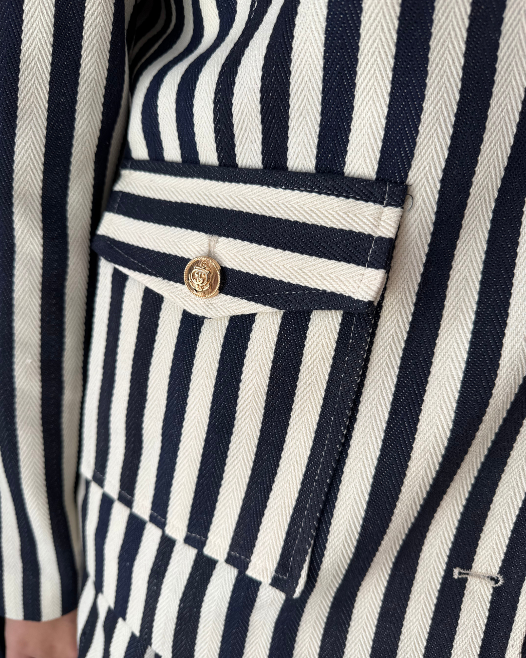 CREAM & NAVY STRIPE BLAZER plus-size - AMOUR781