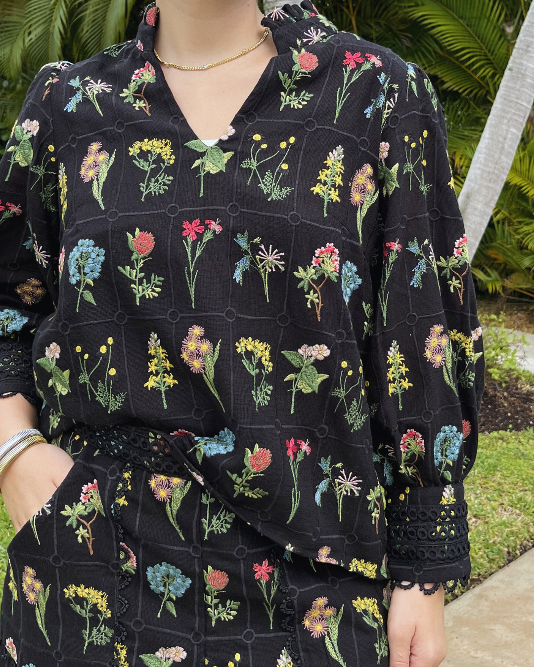 HAILEY EMBROIDERED BLOUSE plus-size - AMOUR781