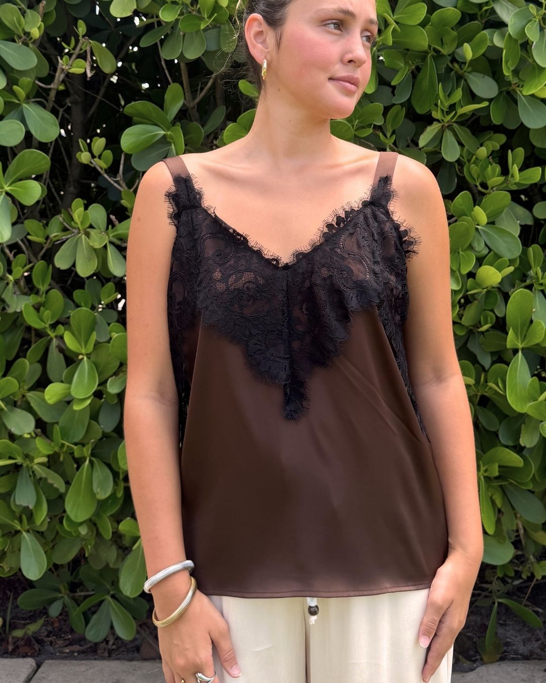 Sleeveless woven top with lace- Brown plus-size - AMOUR781
