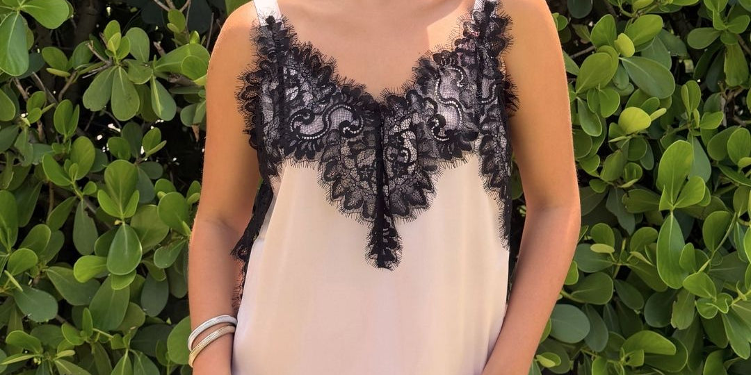 Sleeveless woven top with Lace- Pink plus-size - AMOUR781