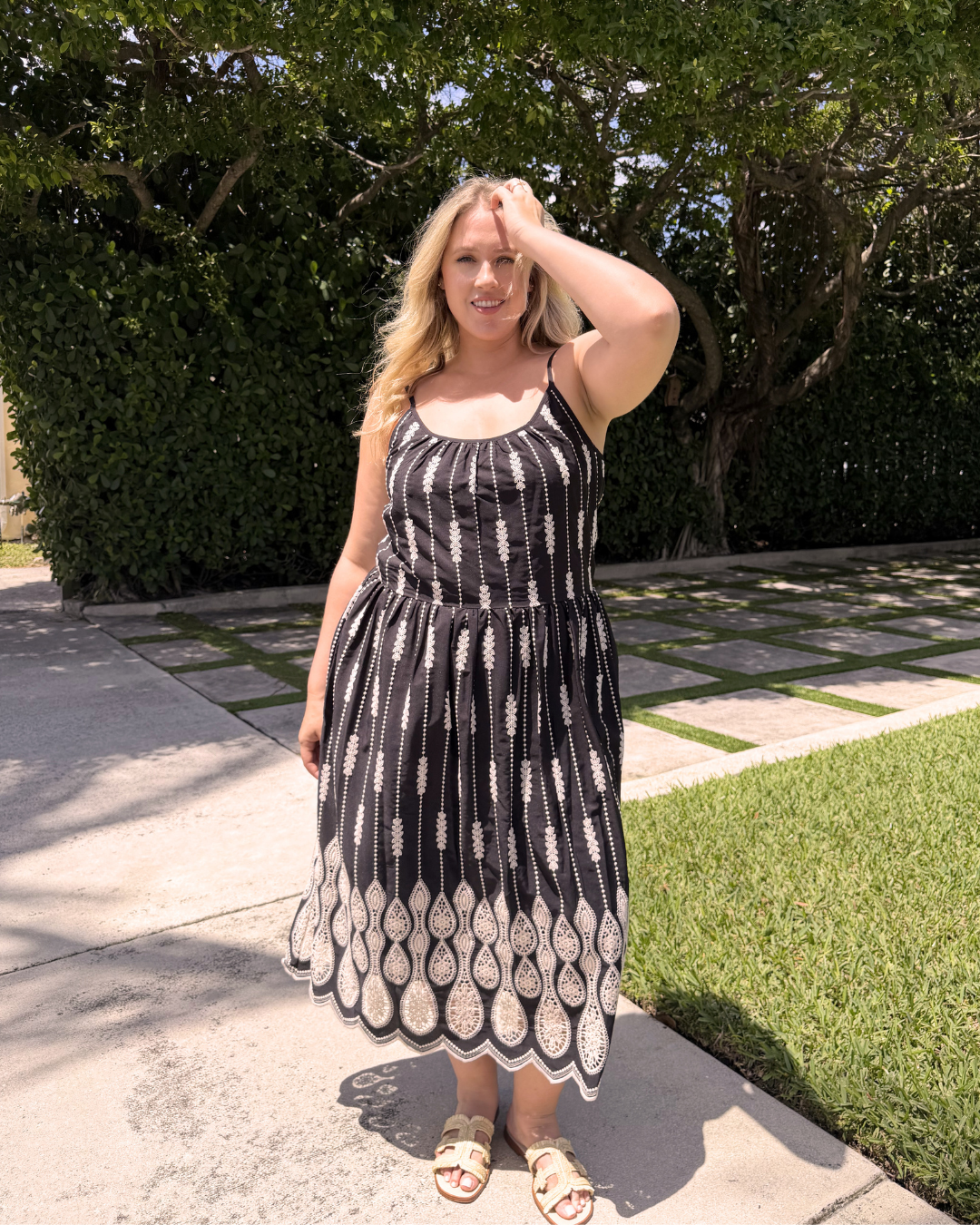 Sandra Dress Black plus-size - AMOUR781