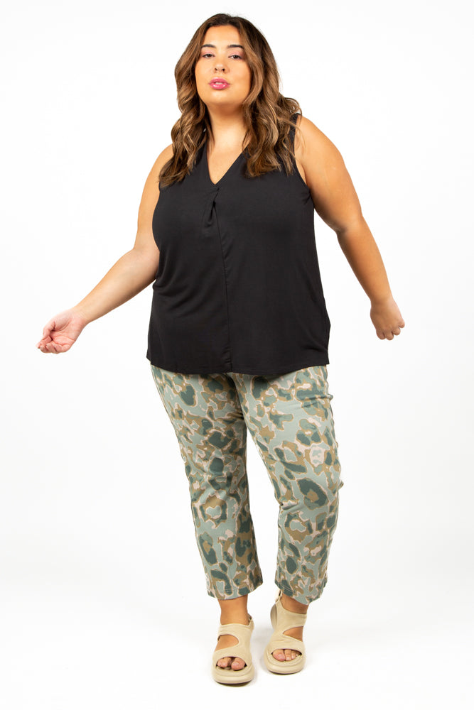 SLEEVELESS V-NECK WITH TUCKS plus-size - AMOUR781