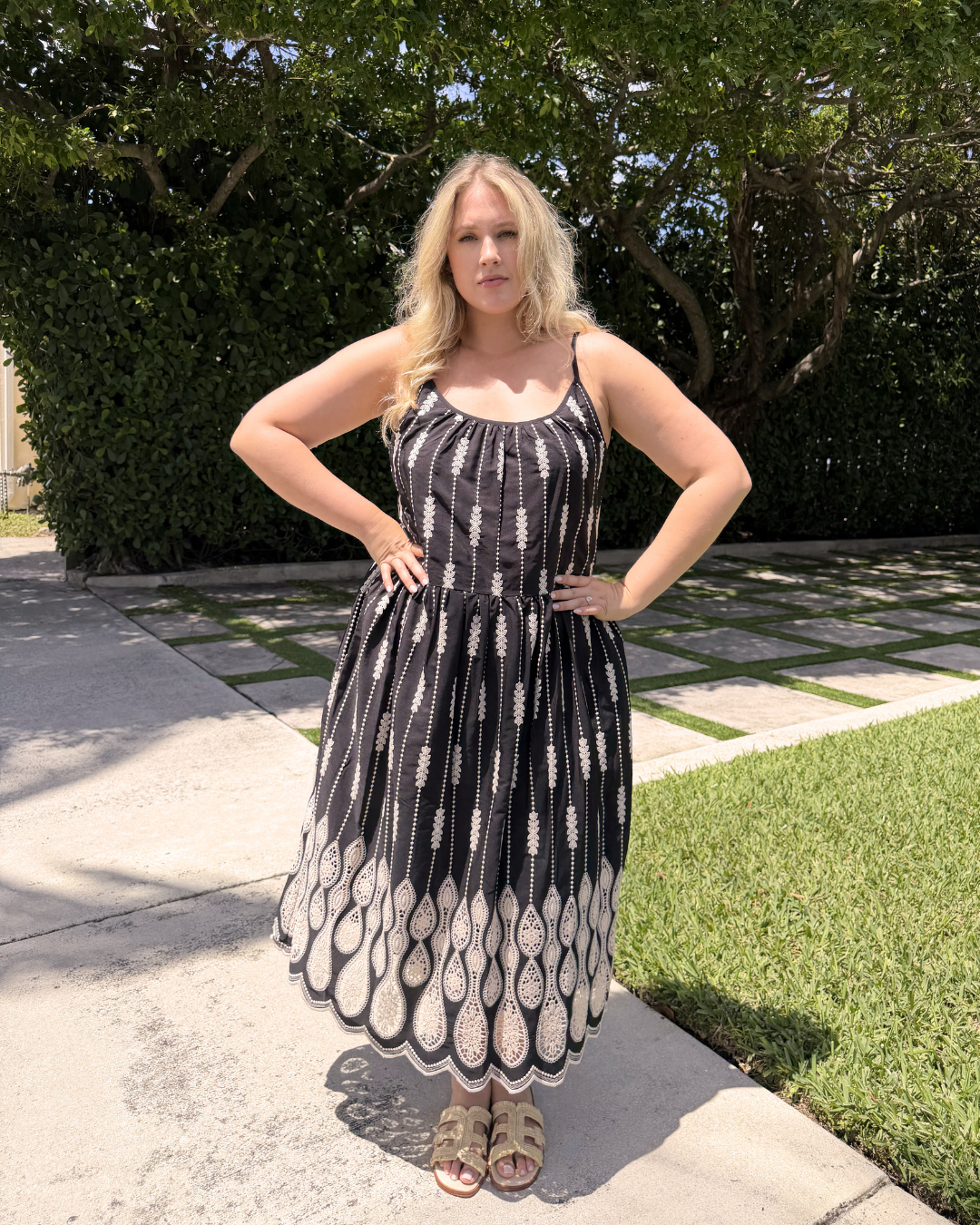 Sandra Dress Black plus-size - AMOUR781