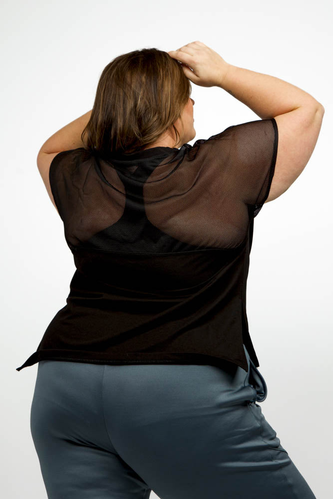 SHORT SLEEVE TOP WITH MESH BACK PANEL - AMOUR781