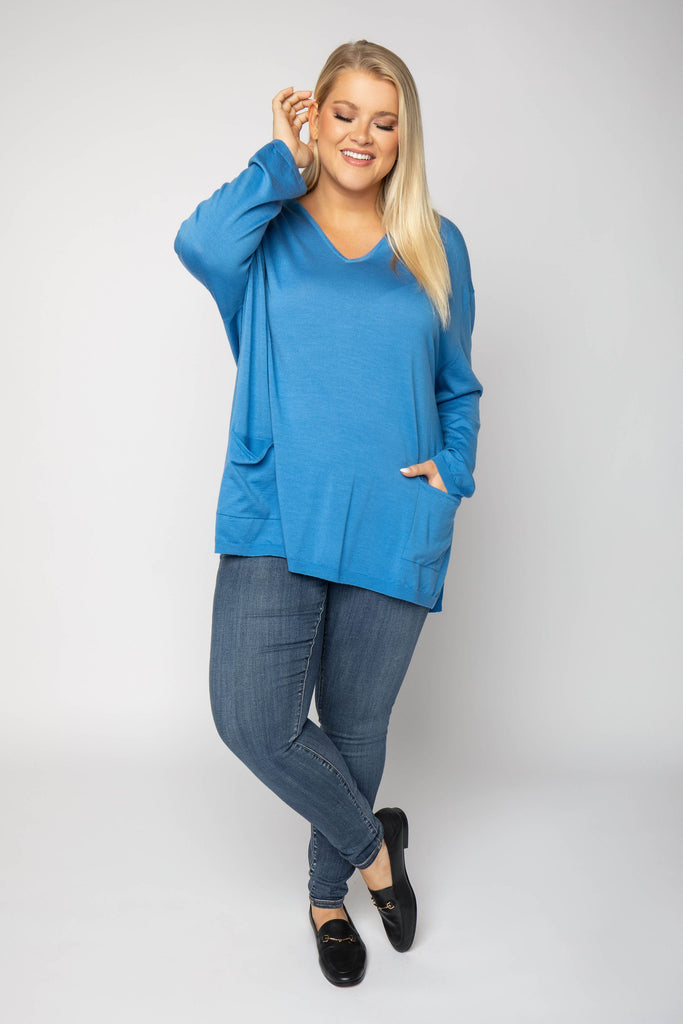 MERINO V-NECK PULLOVER designed by Maison Montagut