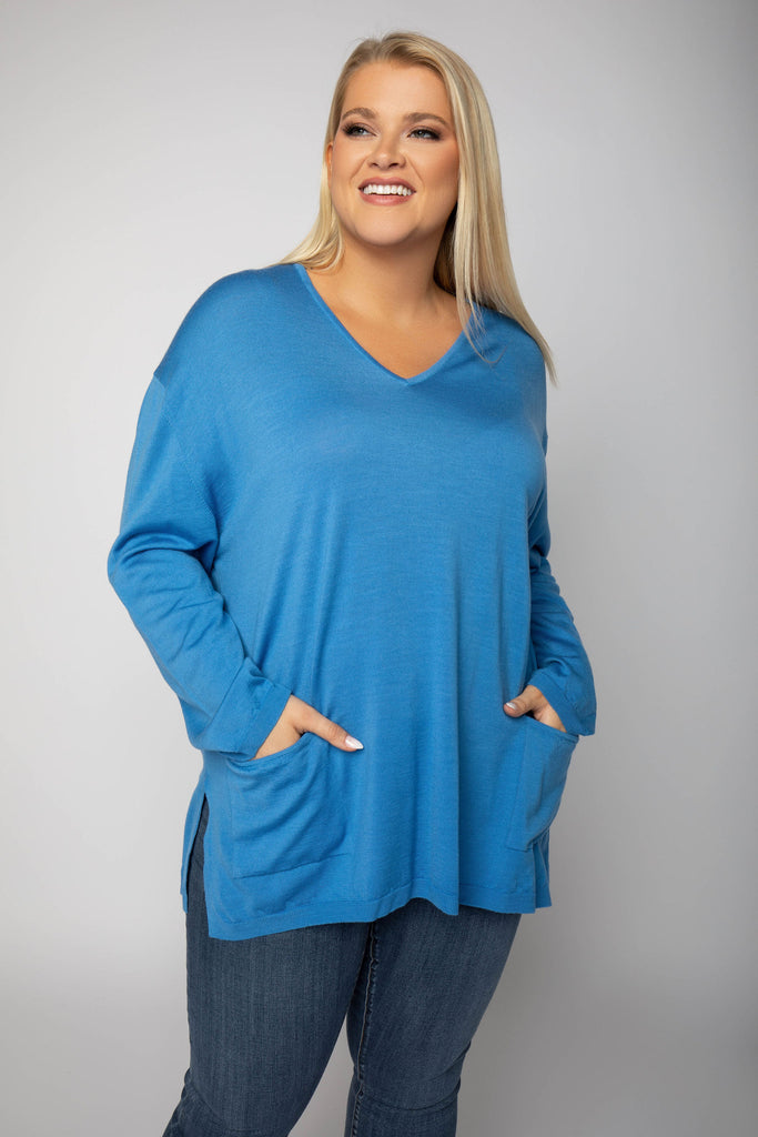 MERINO V-NECK PULLOVER designed by Maison Montagut