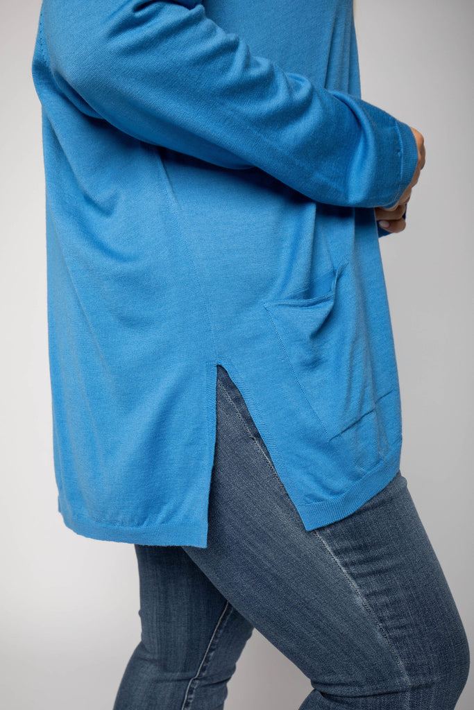 MERINO V-NECK PULLOVER designed by Maison Montagut