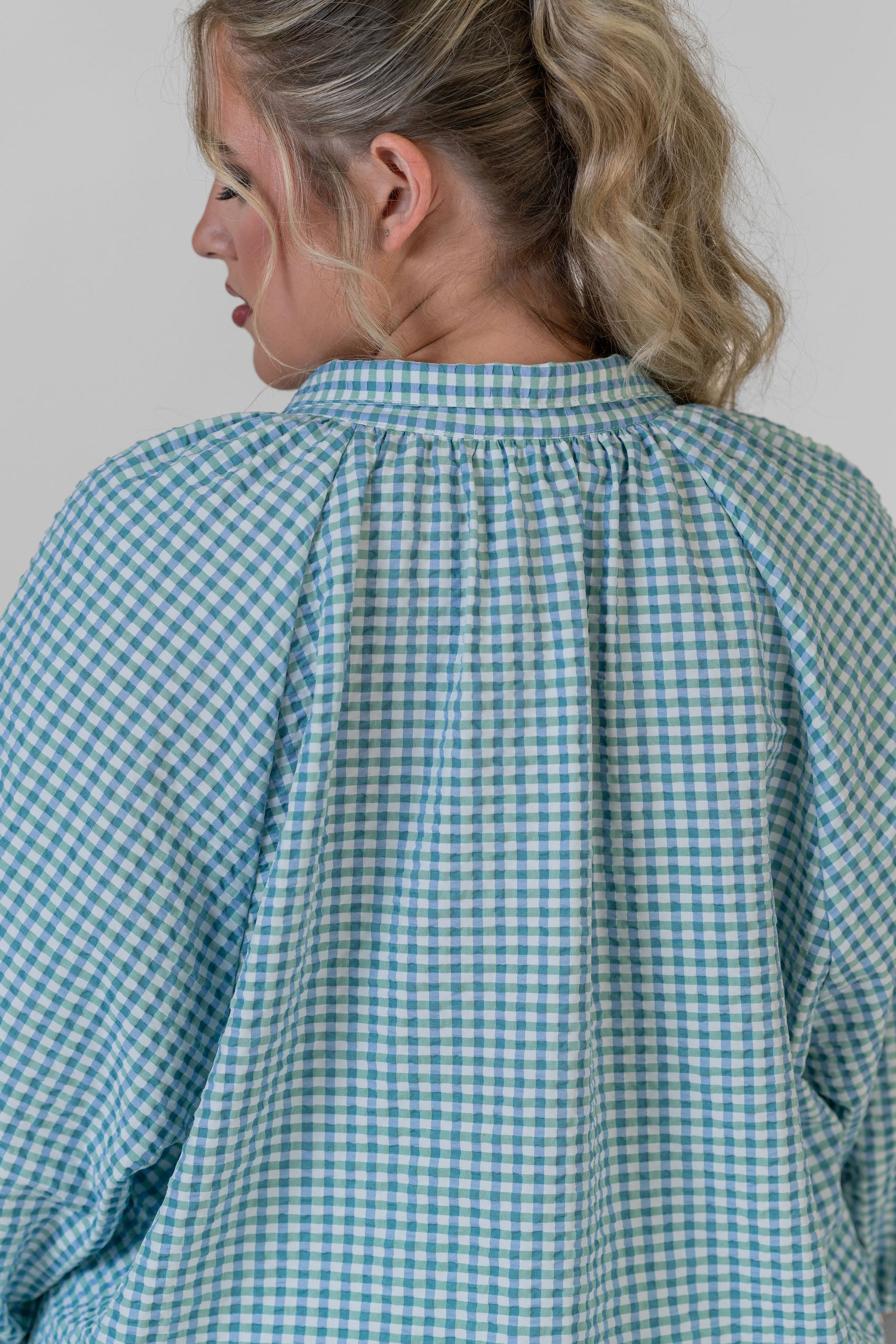 FLOATY BLOUSON-SLEEVE SEERSUCKER TOP plus-size - AMOUR781