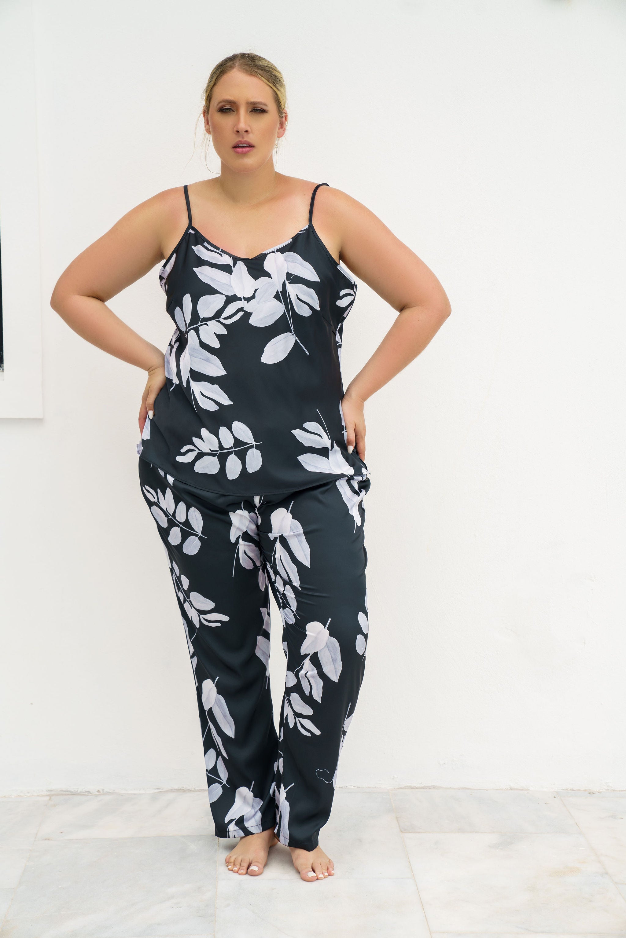 BLACK AND WHITE FLORAL PJ SET plus-size - AMOUR781