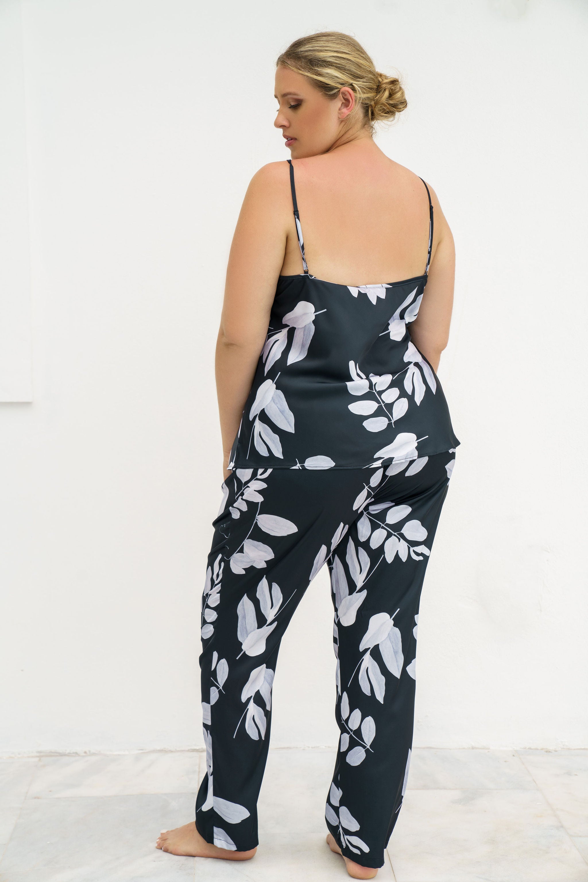 BLACK AND WHITE FLORAL PJ SET plus-size - AMOUR781