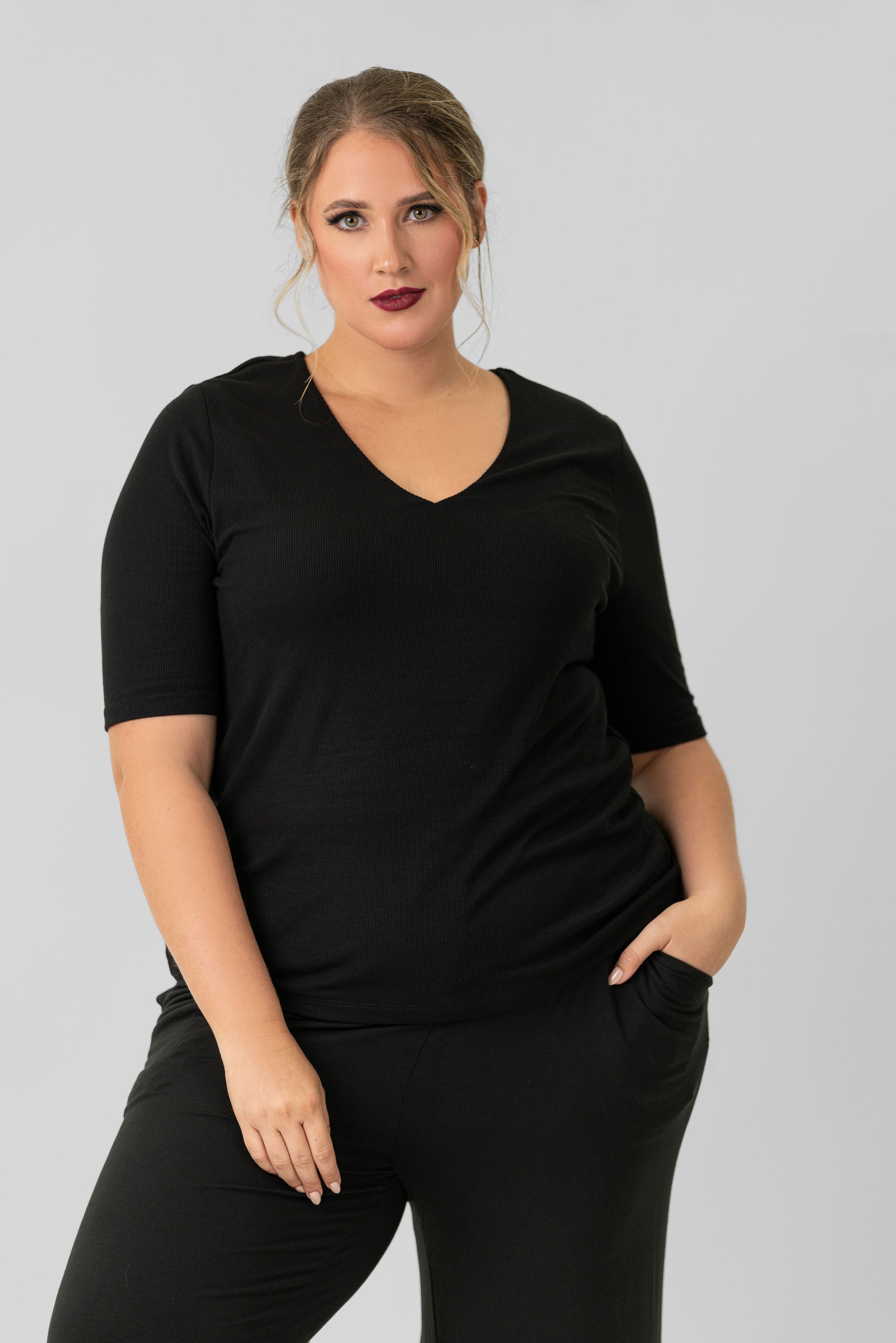 DOUBLE LAYER V-NECK RIB KNIT TOP plus-size - AMOUR781