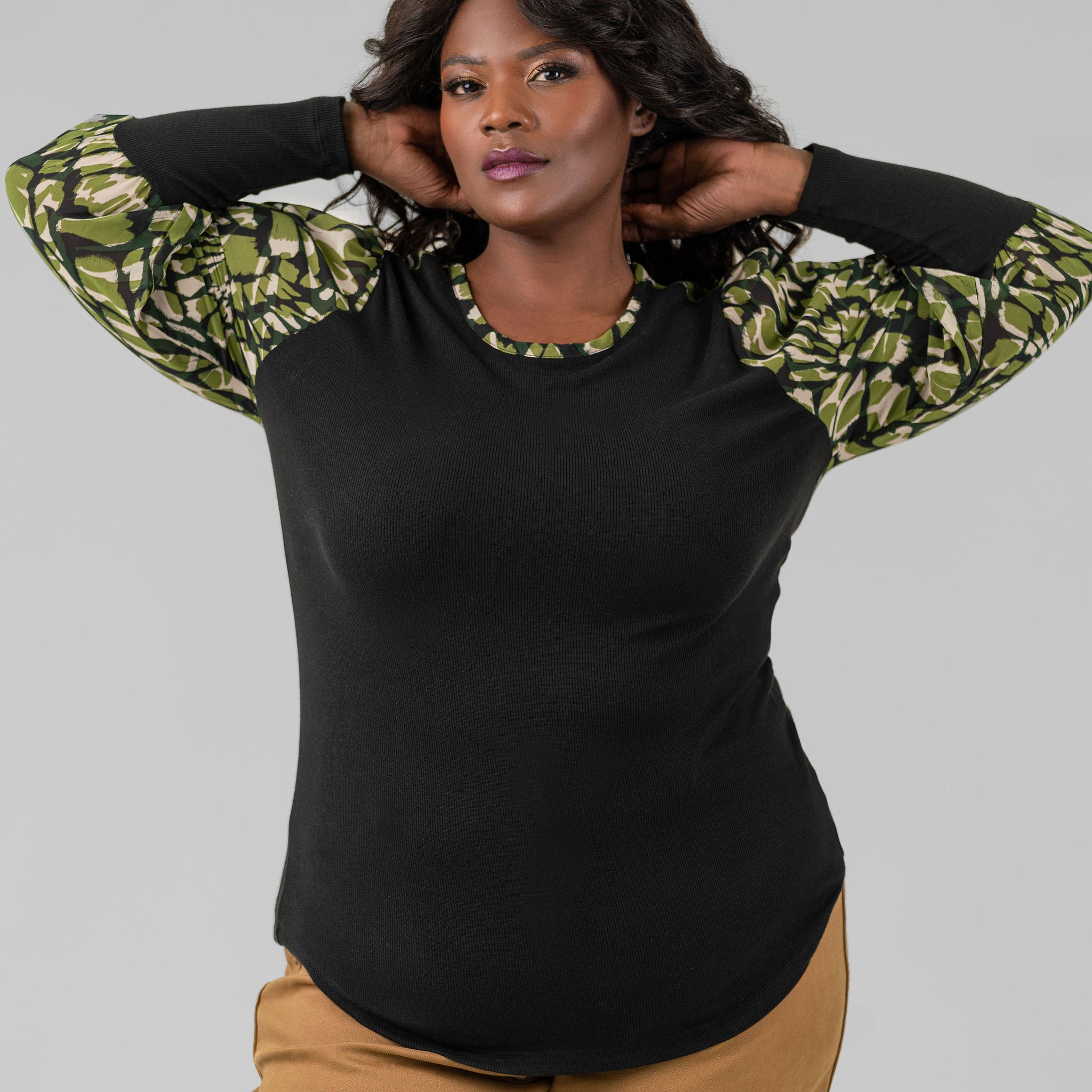 KNIT TOP with WOVEN SLEEVES plus-size - AMOUR781