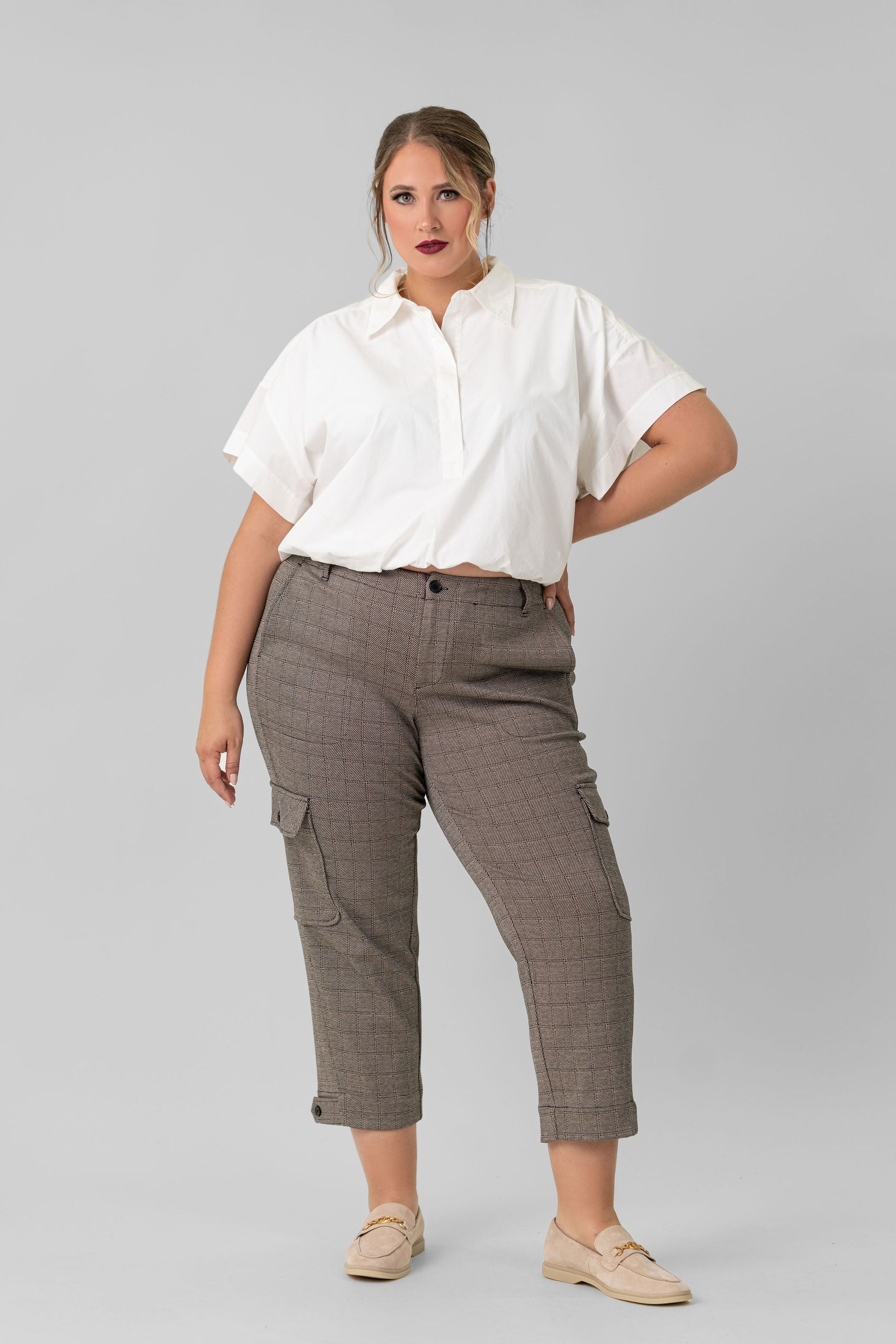 UTILITY CROP WITH TAB HEM AND CARGO plus-size - AMOUR781