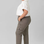 UTILITY CROP WITH TAB HEM AND CARGO plus-size - AMOUR781