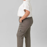 UTILITY CROP WITH TAB HEM AND CARGO plus-size - AMOUR781