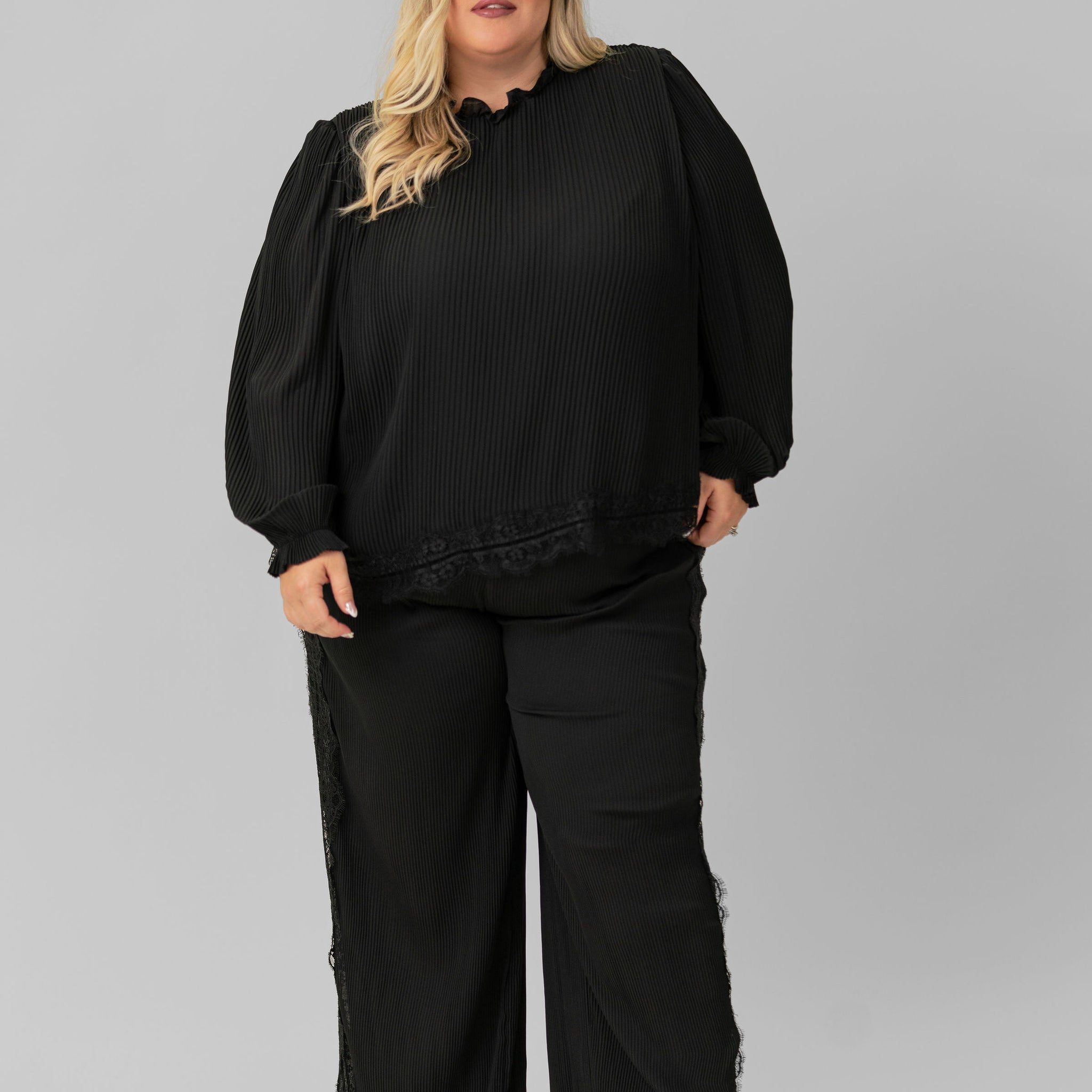 PLEATED TROUSER WITH LACE TRIM plus-size - AMOUR781