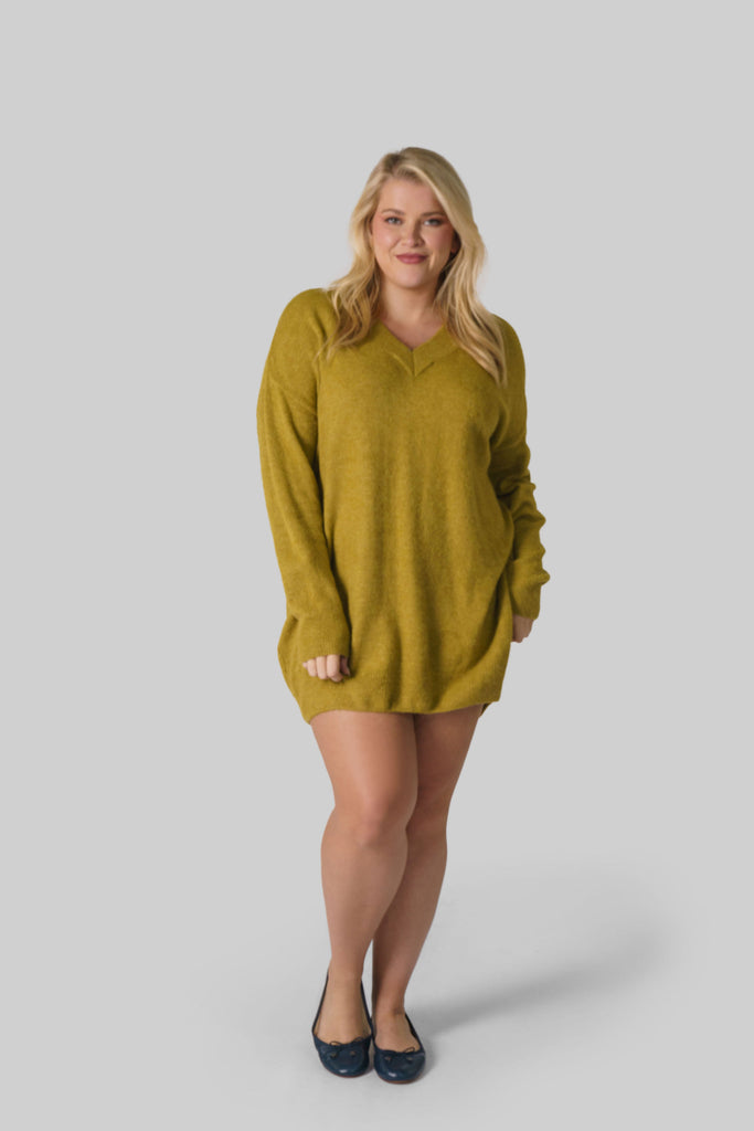 FLUFFY V-NECK LONG JUMPER - AMOUR781