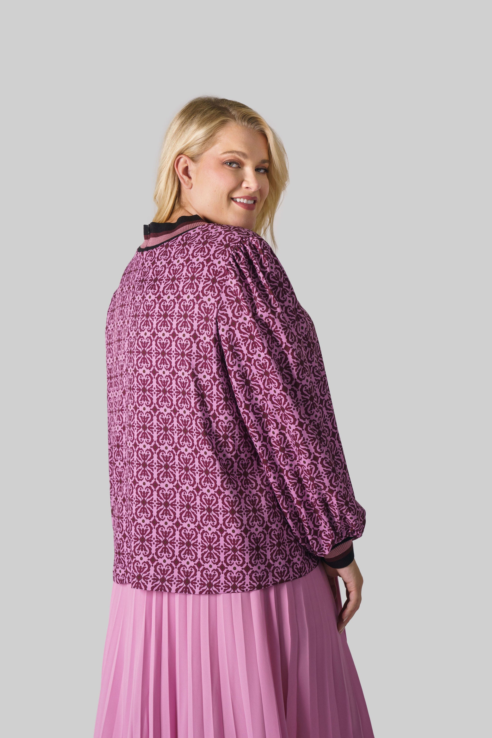 GEO PUFFY SLEEVE SHIRT plus-size - AMOUR781