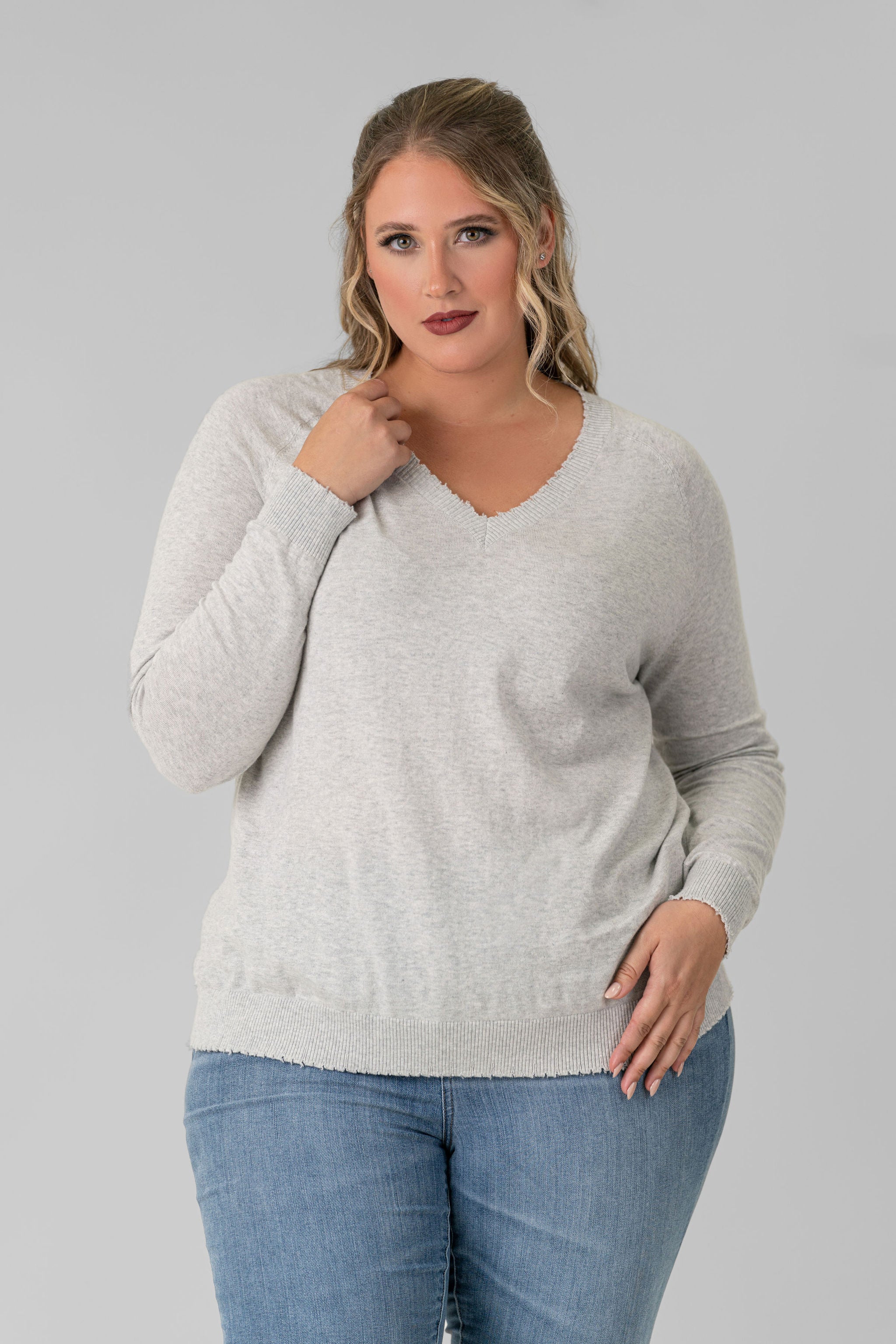 COTTON CASHMERE DISTRESSED LS V-NECK plus-size - AMOUR781