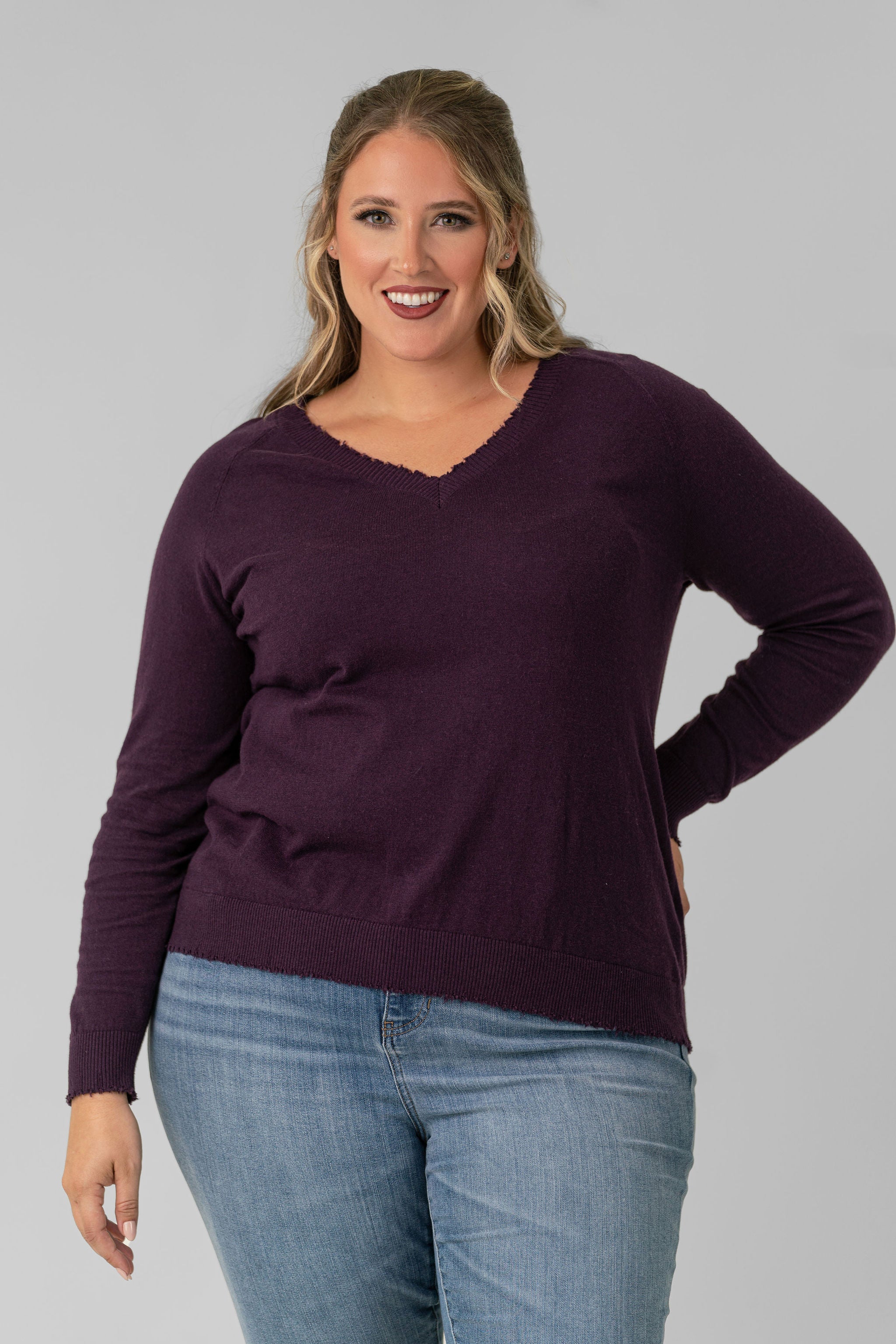 COTTON CASHMERE DISTRESSED LS V-NECK plus-size - AMOUR781
