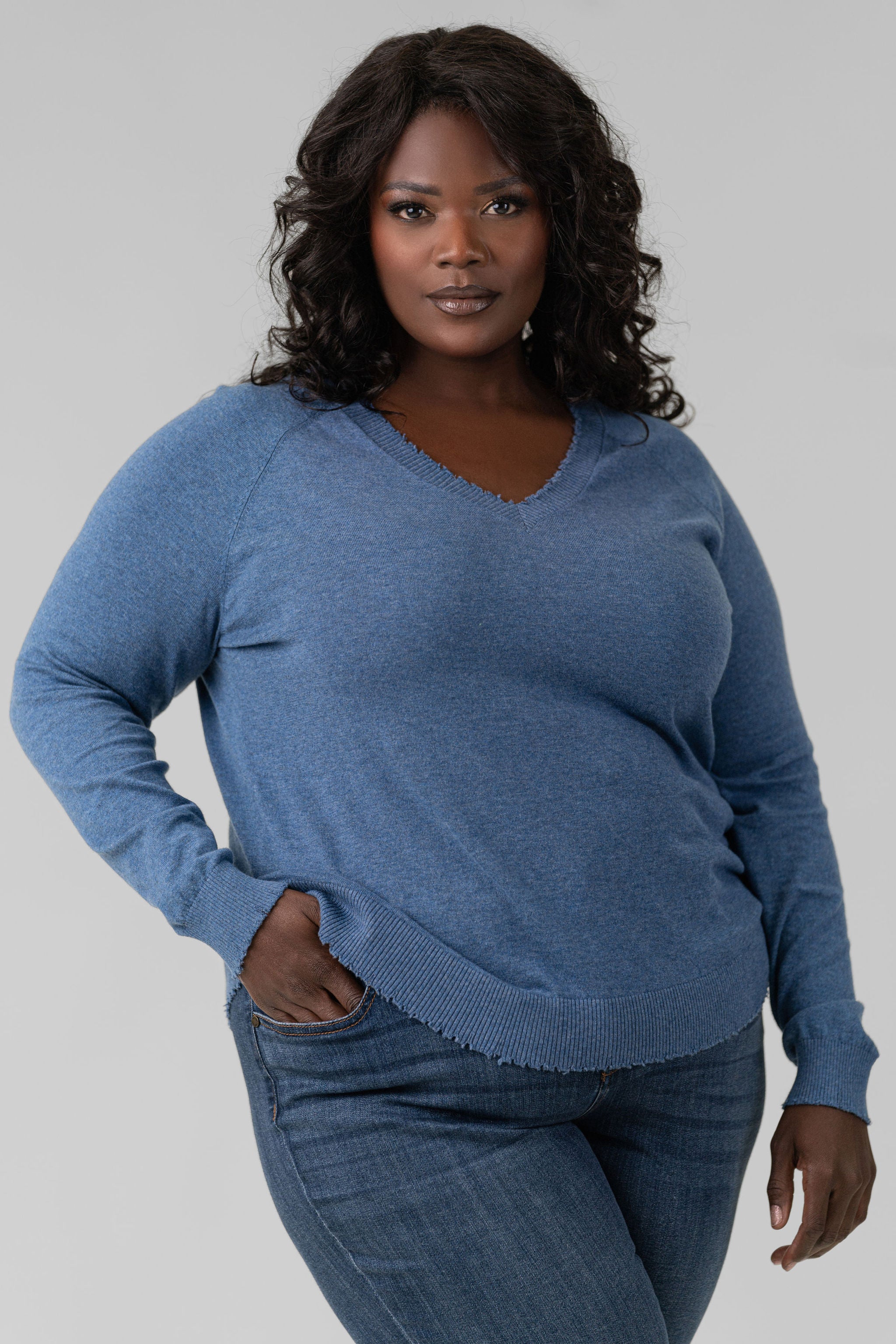 COTTON CASHMERE DISTRESSED LS V-NECK plus-size - AMOUR781