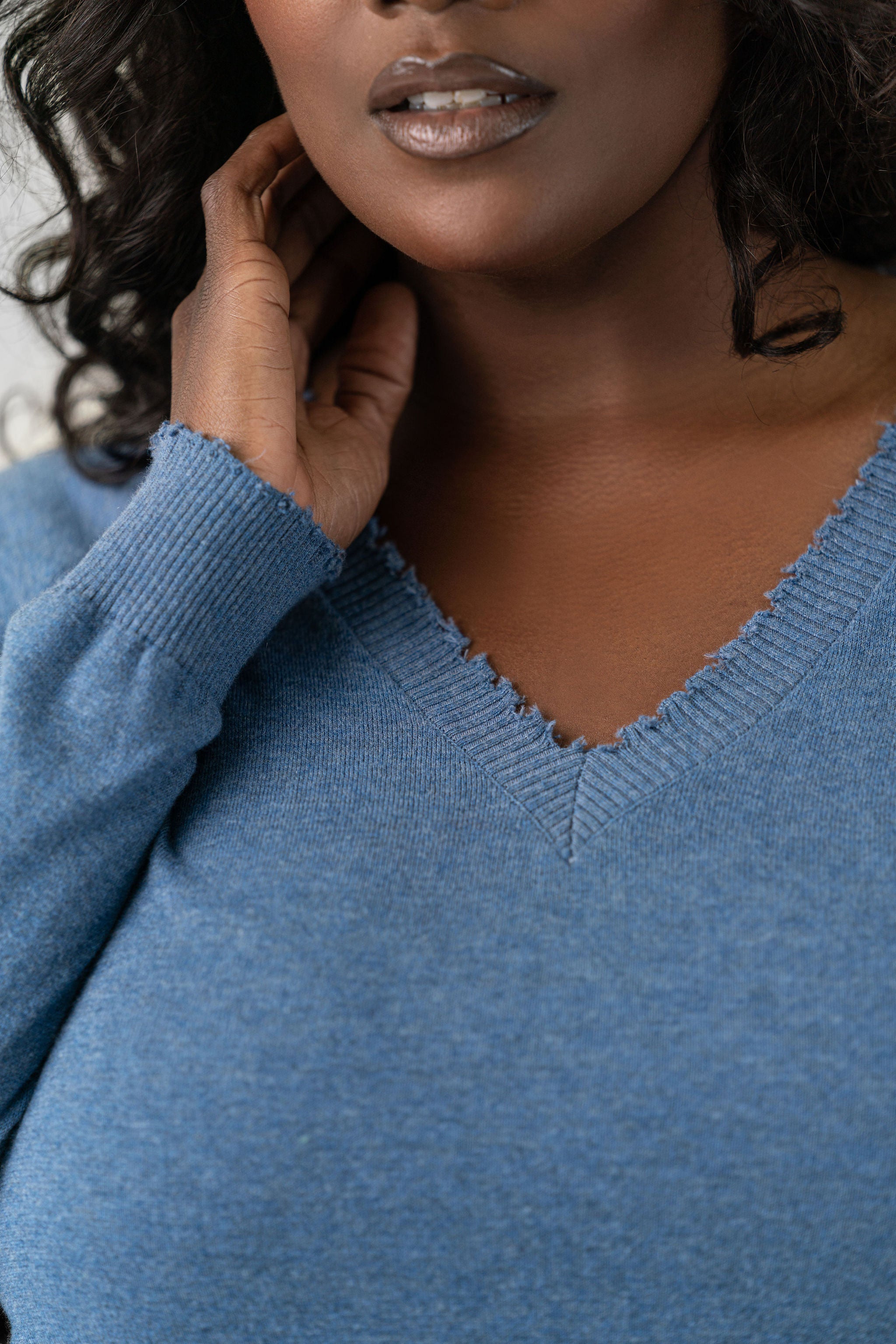 COTTON CASHMERE DISTRESSED LS V-NECK plus-size - AMOUR781