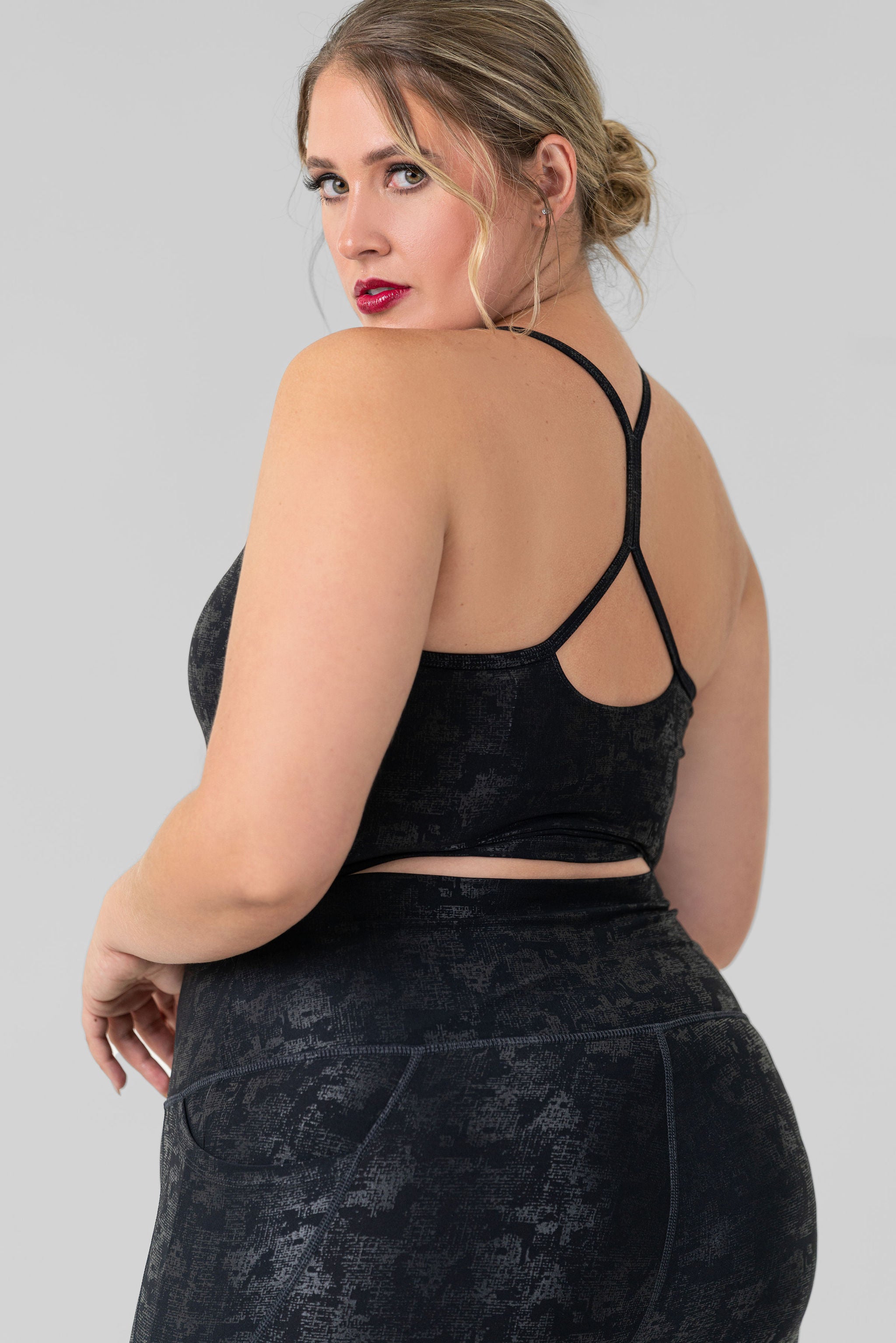 CROPPED METALLIC FOIL CAMI plus-size - AMOUR781