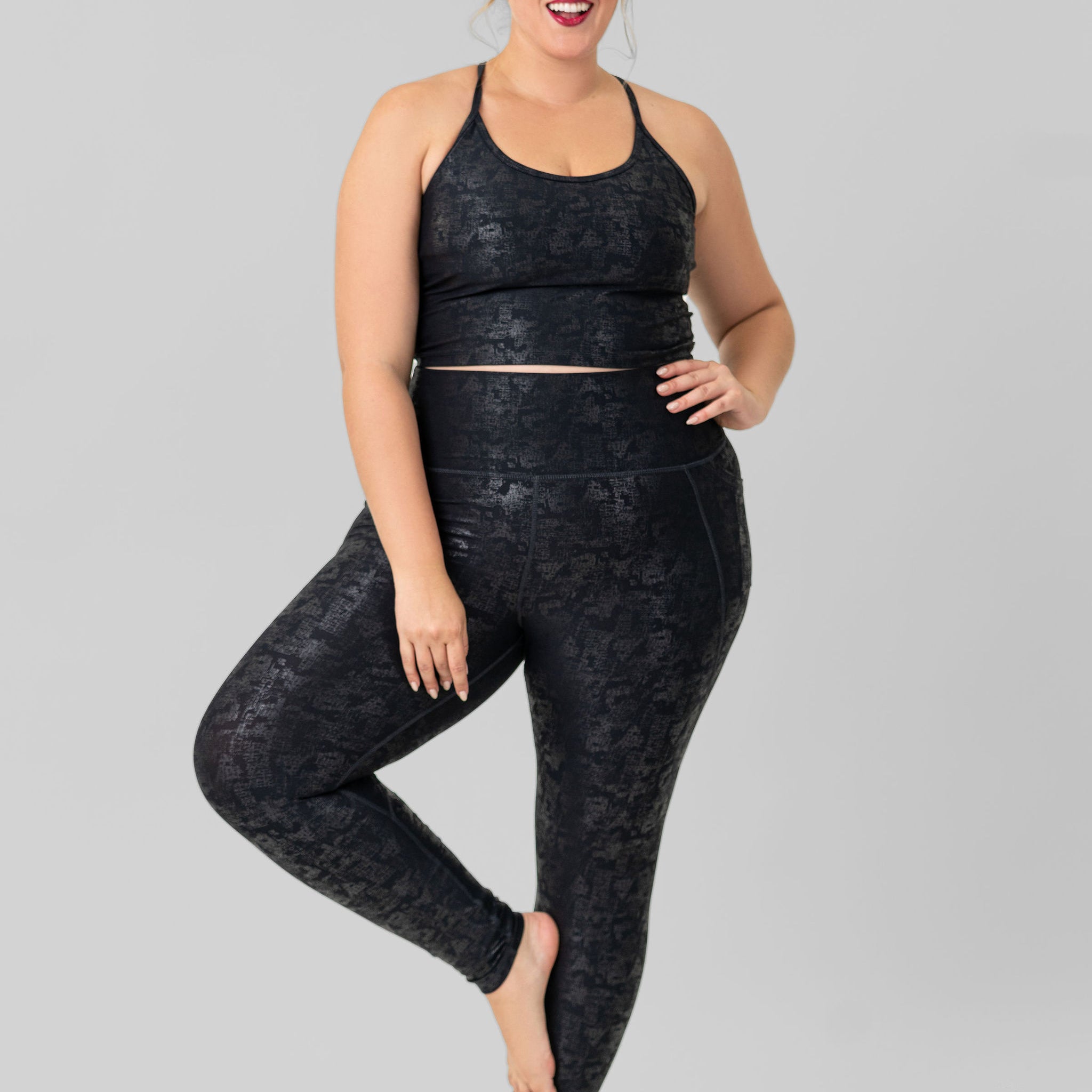 METALLIC FOIL HIGHWAISTED LEGGINGS W/SIDE POCKETS plus-size - AMOUR781