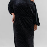 BLACK LONG SLEEVED VELVET TILLY DRESS plus-size - AMOUR781