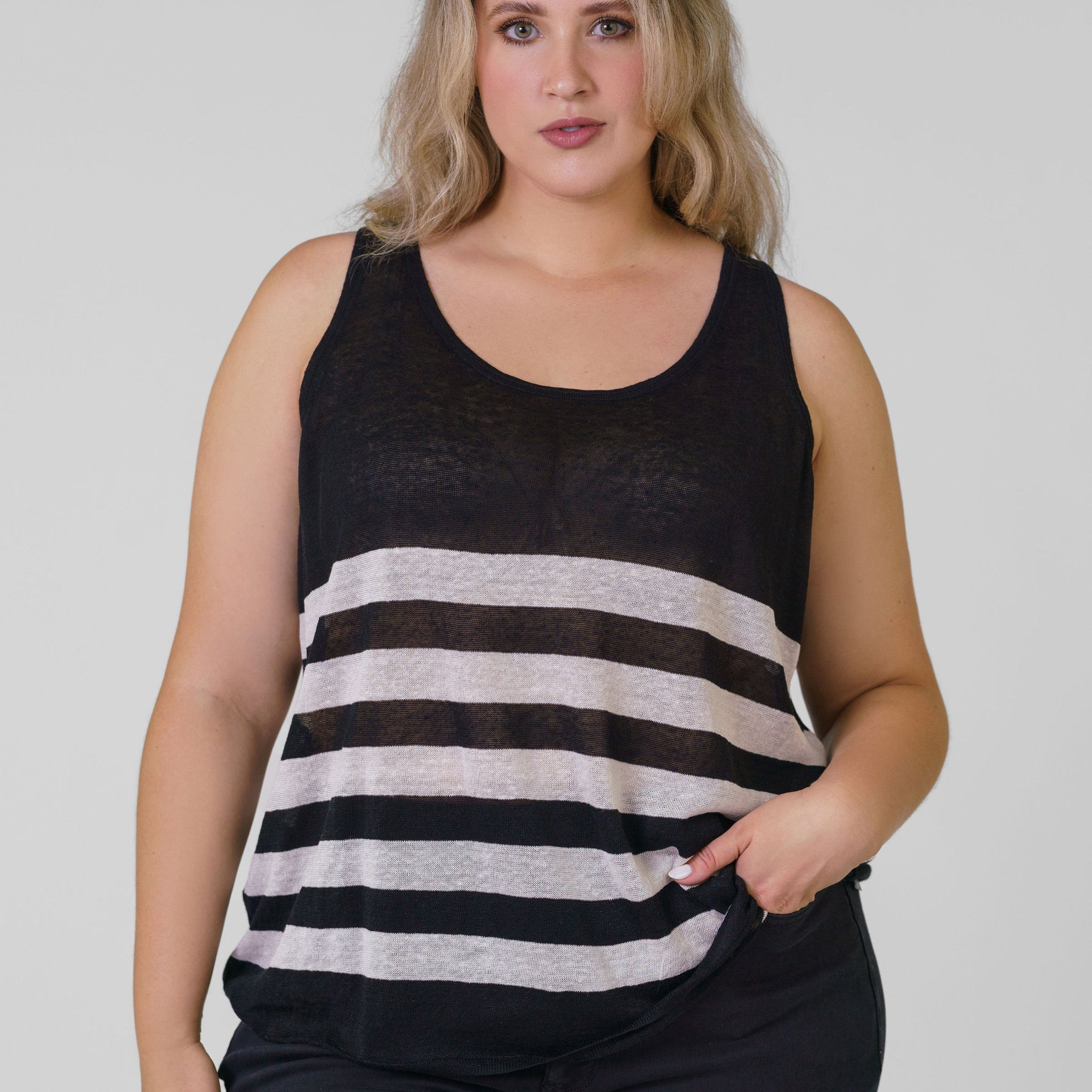 FEATHERWEIGHT STRIPED TANK - AMOUR781