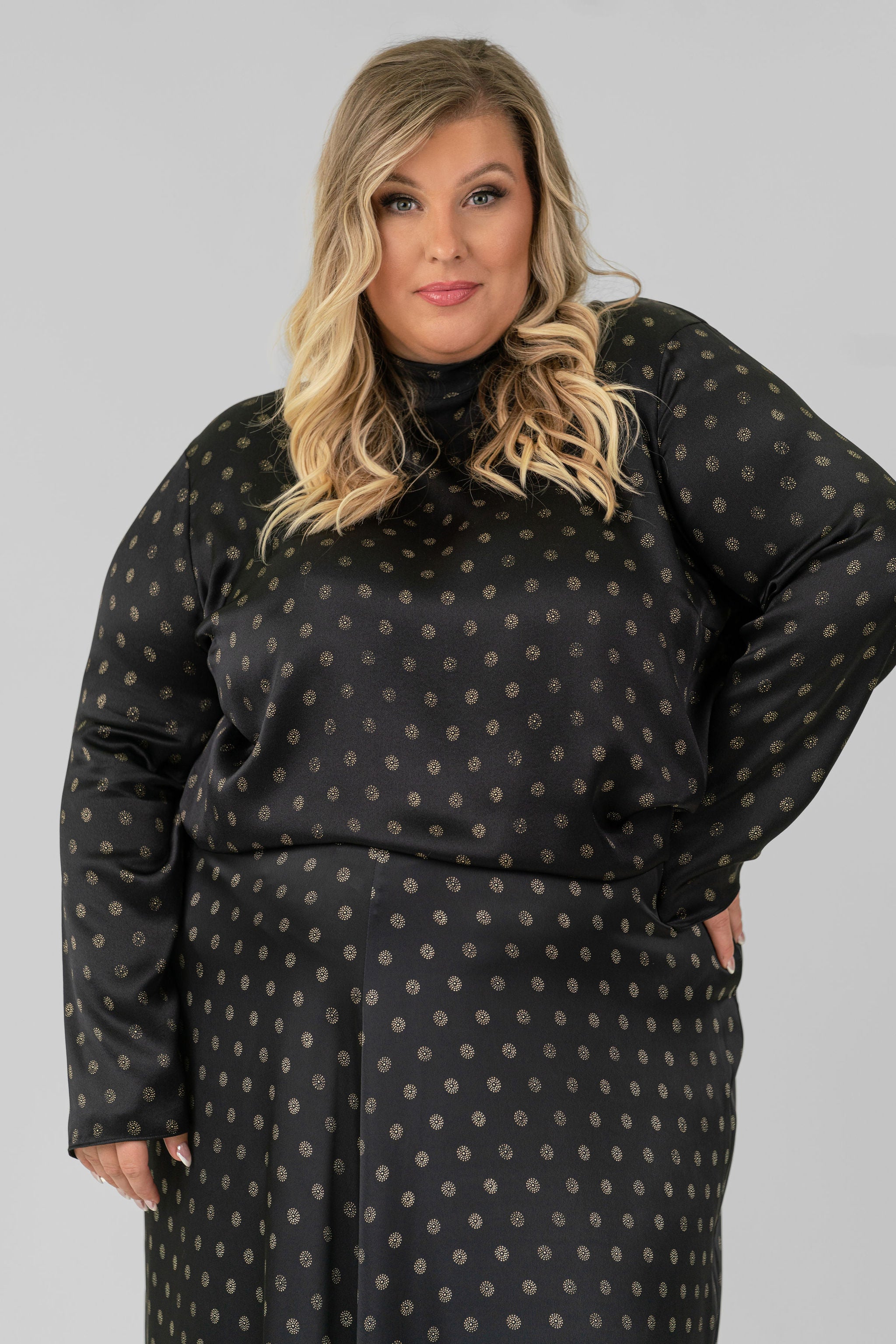 SUN DOT MOCK NECK BLOUSE plus-size - AMOUR781