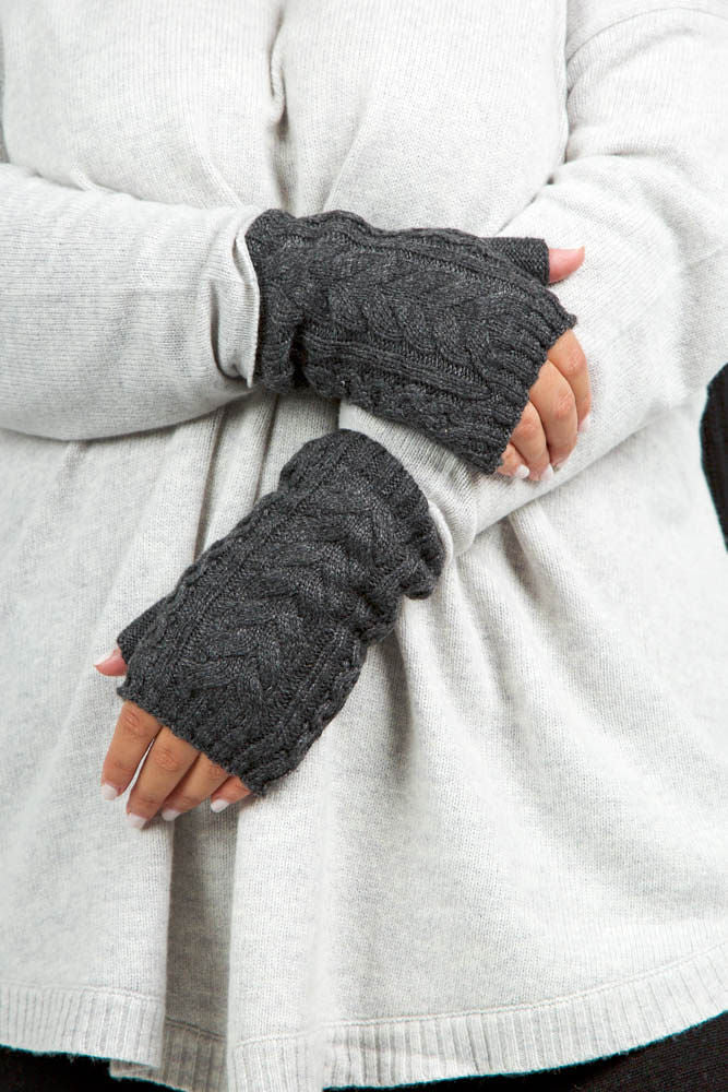 RECYCLED WISHBONE CABLE HANDWARMERS plus-size - AMOUR781