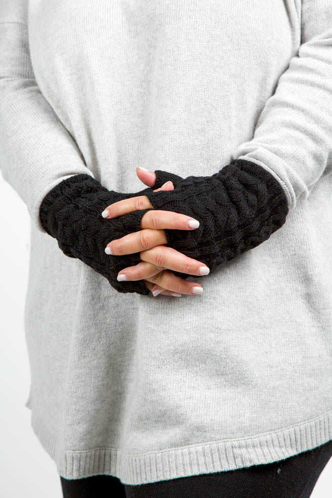 RECYCLED WISHBONE CABLE HANDWARMERS plus-size - AMOUR781