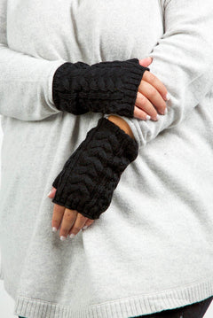 RECYCLED WISHBONE CABLE HANDWARMERS plus-size - AMOUR781