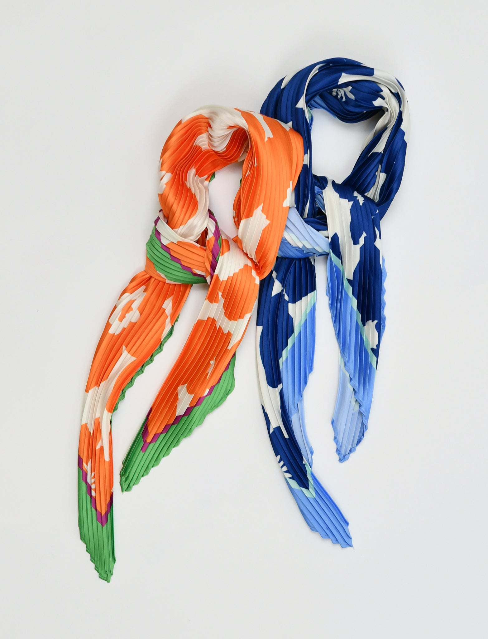 FLOWER PLEATED DIAMOND SCARF plus-size - AMOUR781